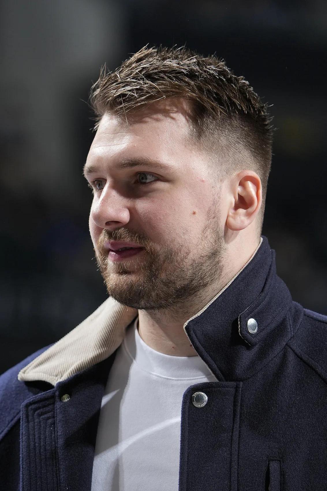 九游体育APP下载东契奇新星重返赛场表现突出，RNG前途光明！